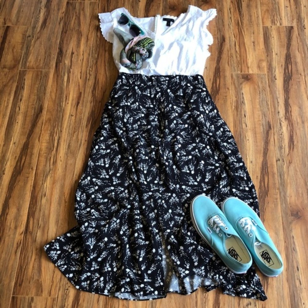 NWT Penningtons Black Midi Skirt Sz. 16